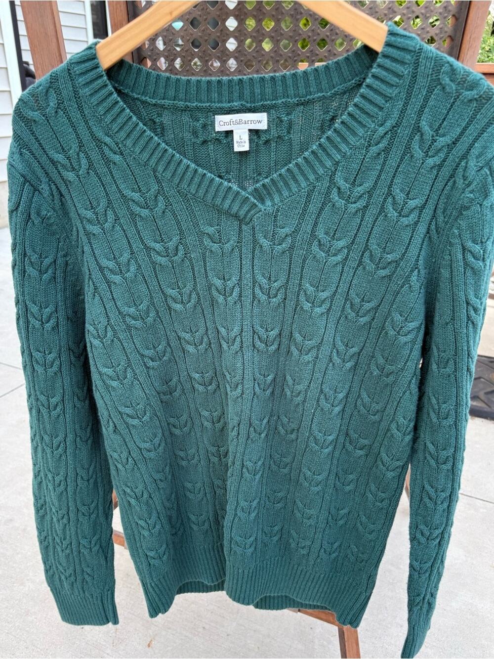 Women’s croft & barrow Emerald Green Cable-Knit VNeck Sweater 100% cotton Size L